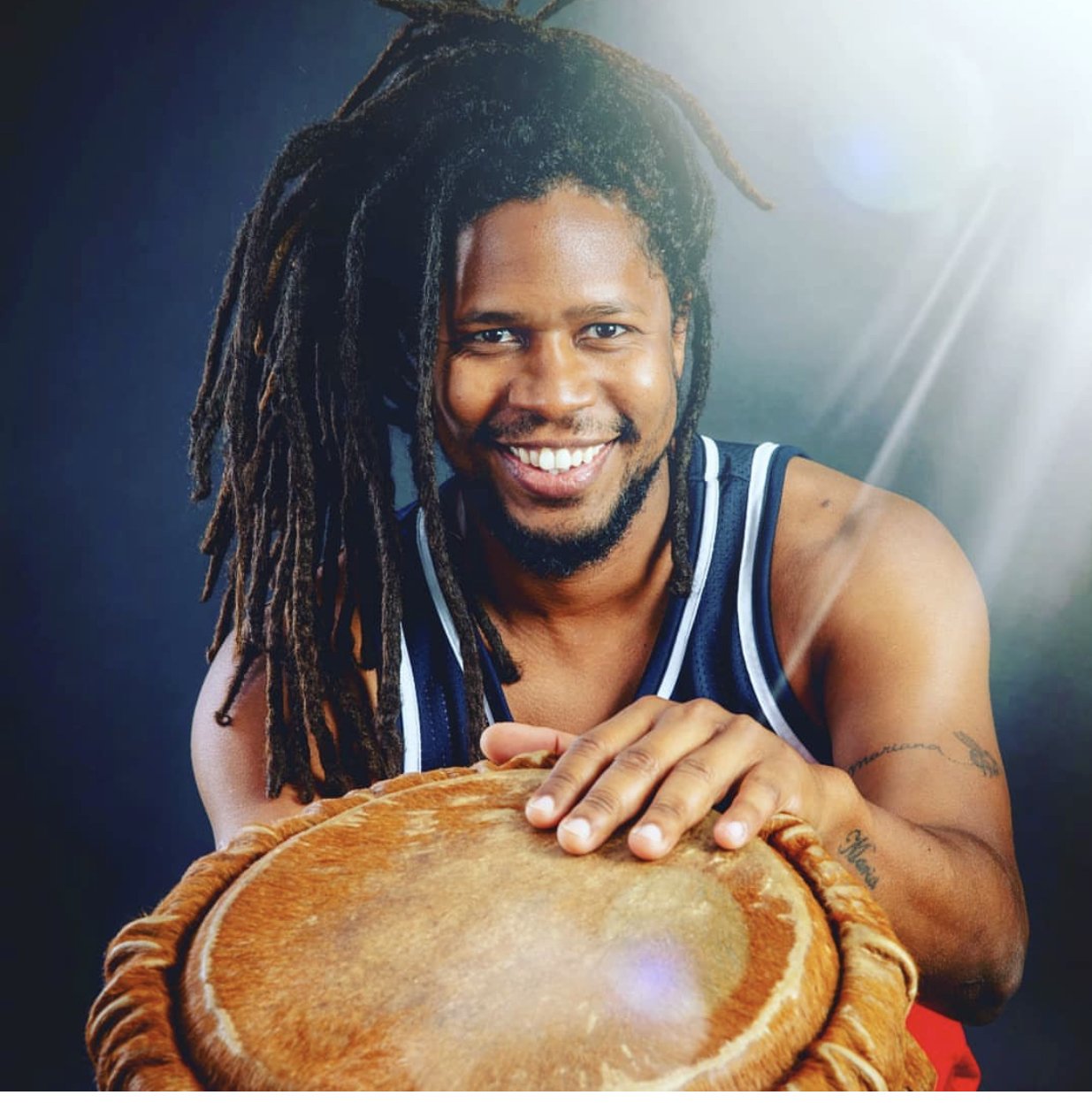 SMIプログラムThe Art of Empowering People　AEP Discover our arts education programs designed to foster creativity